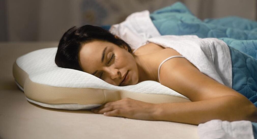 sleep on an orthopedic pillow for cervical osteochondrosis