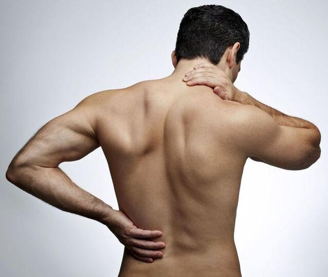 Long -term pain below the left shoulder blade in a man, requiring a visit to a therapist